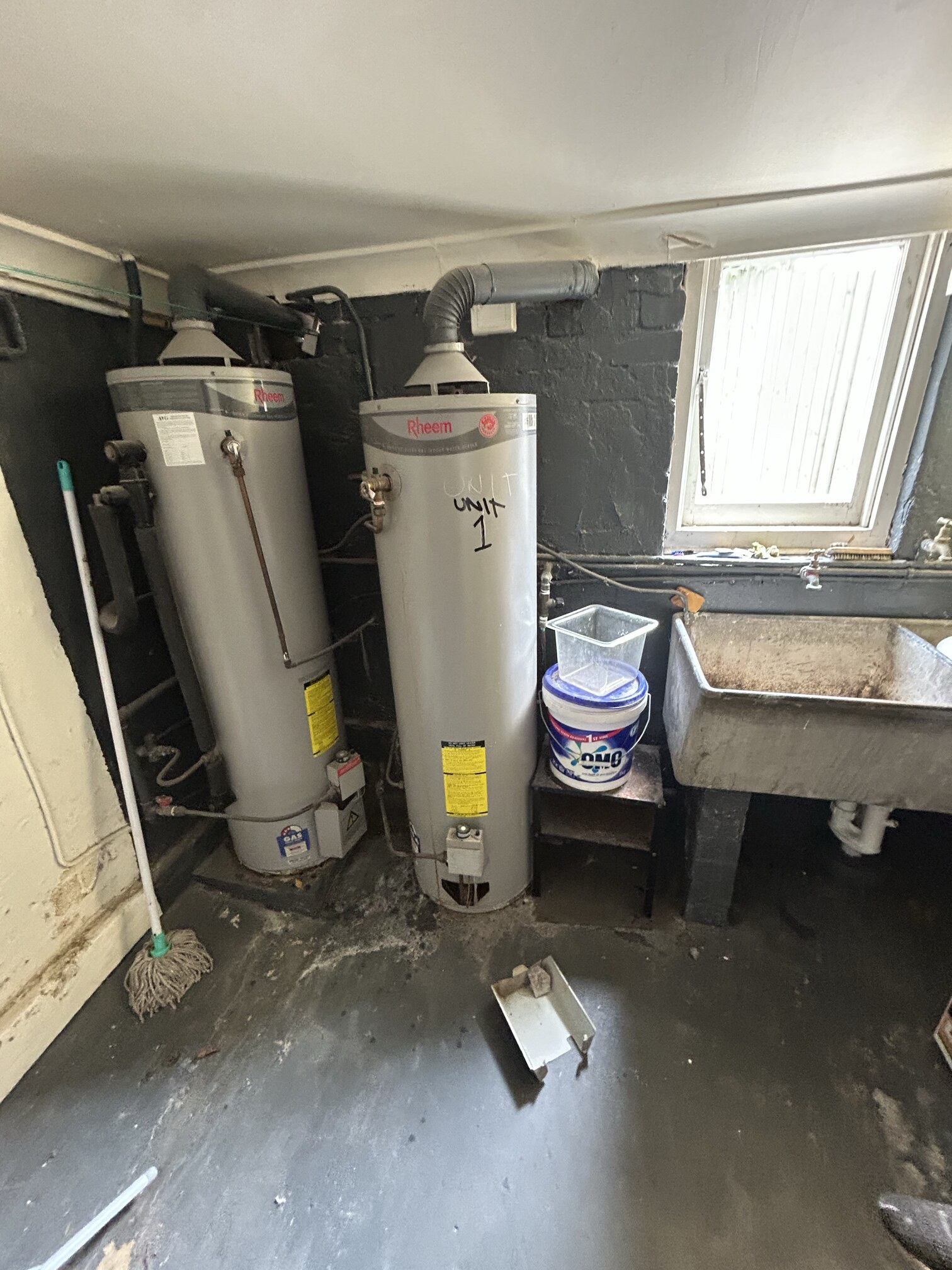 Leaking storage cylinder in Eveleigh