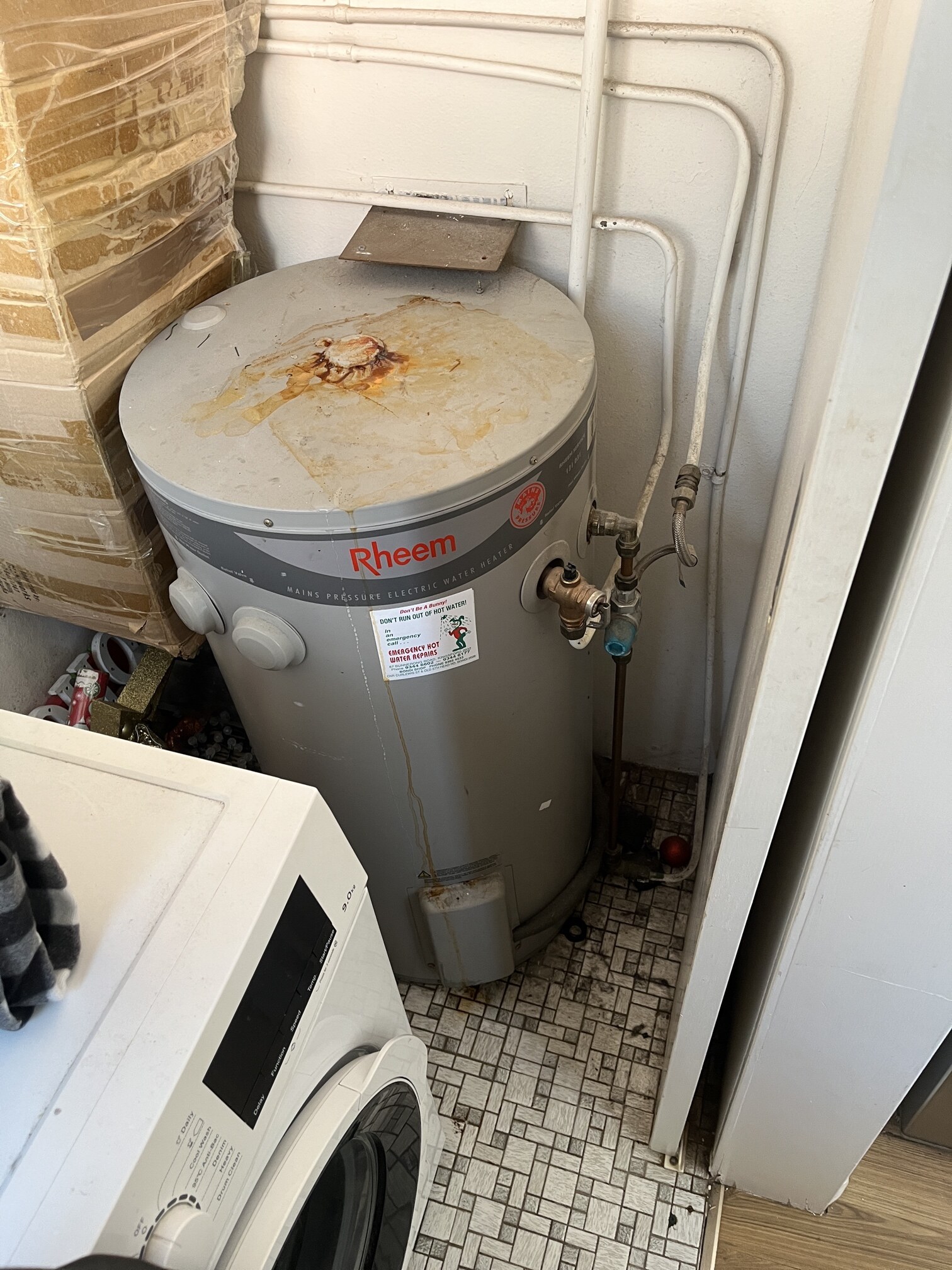 80L Rheem hot water system in Summer Hill