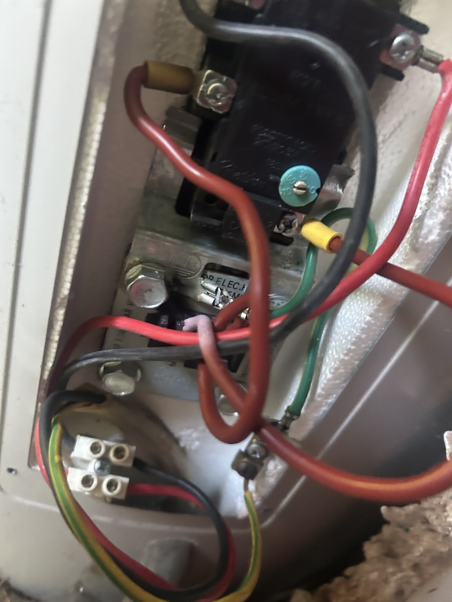 Emergency Hot Water Repairs technician with a new hot water system in Wolli Creek